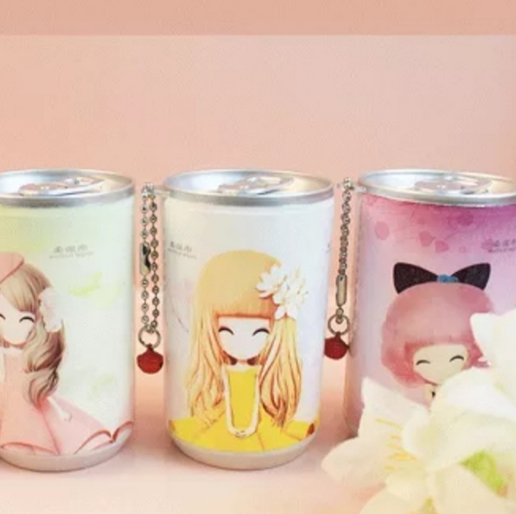Mini Can Portable Fashion Korean Girl Sanitizing Wet Wipes Keychain New - Picture 4 of 11